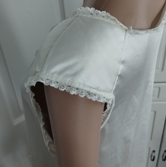 Vanity Fair Vintage Slip - Picture 4 of 8